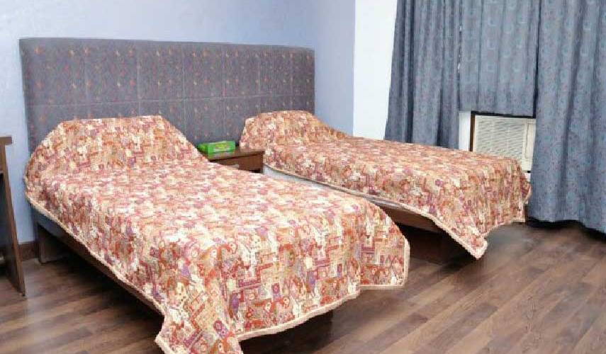 Glen Thirty Guest House, Gurgaon 2